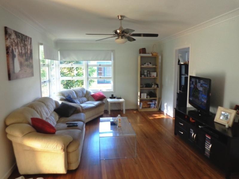 72 Long Street, Camp Hill QLD 4152