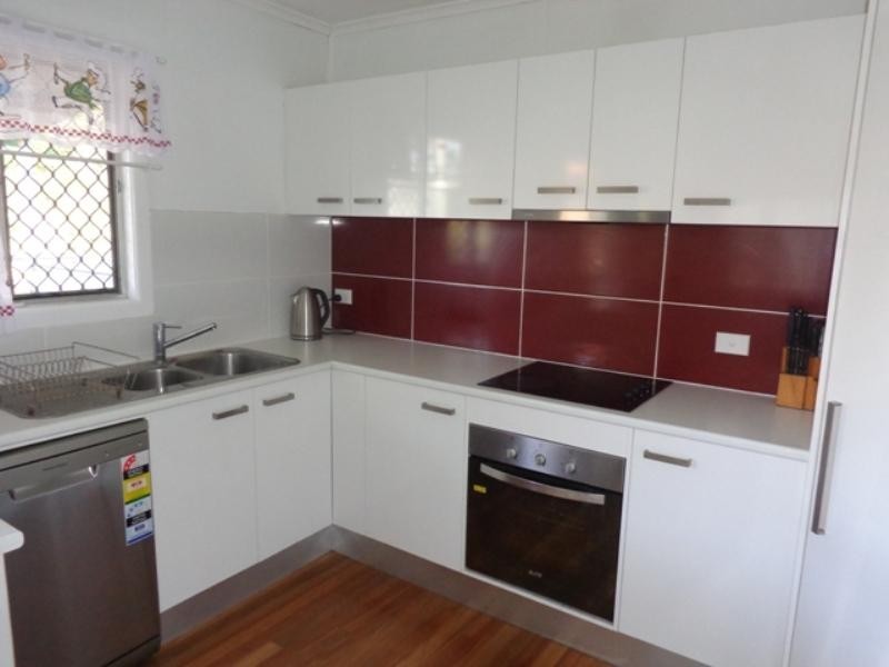 72 Long Street, Camp Hill QLD 4152