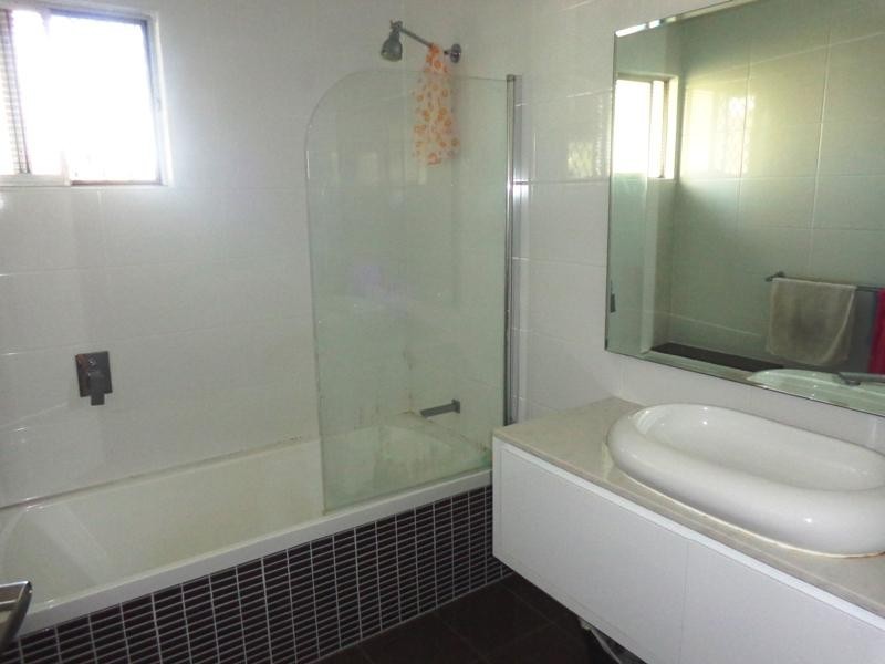 72 Long Street, Camp Hill QLD 4152