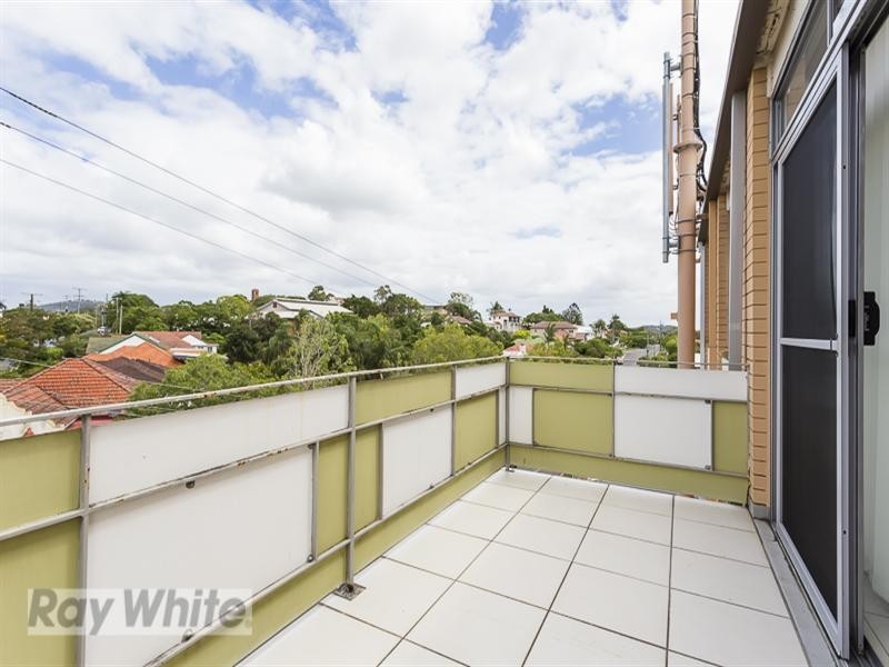 4/387 Cavendish Road, Coorparoo QLD 4151