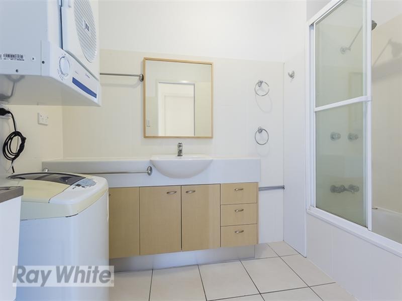 4/387 Cavendish Road, Coorparoo QLD 4151