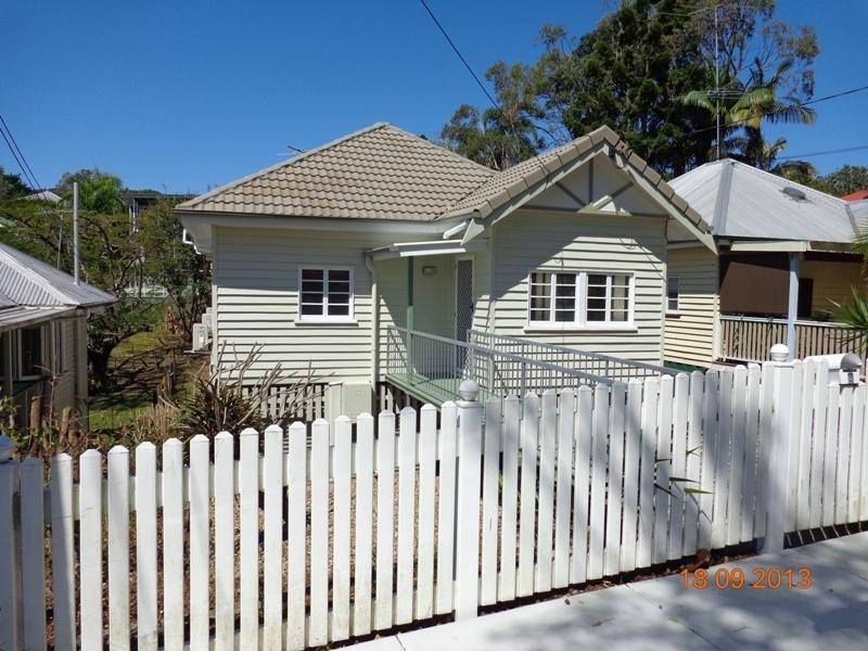 8 Mona Street, Coorparoo QLD 4151