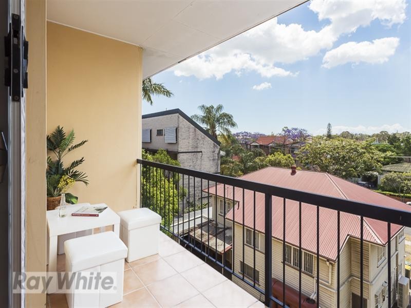 8/12 Birdwood Street, Coorparoo QLD 4151