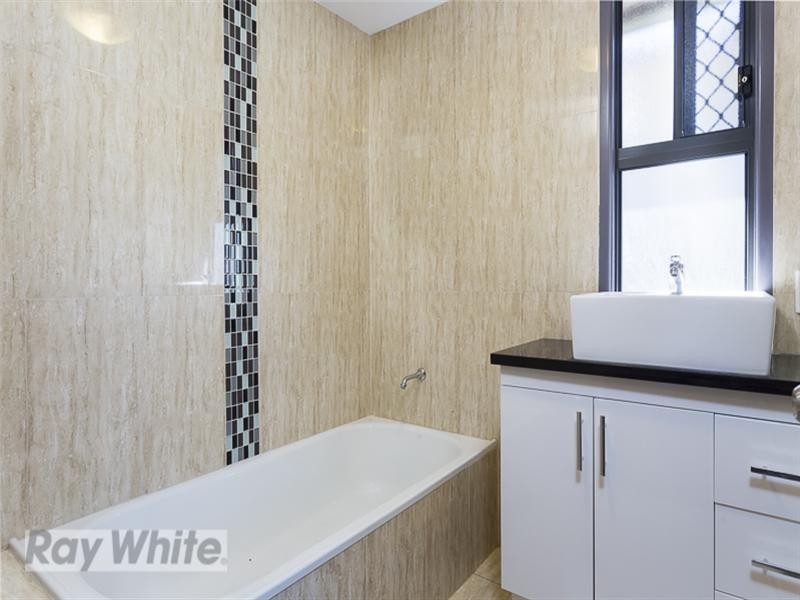 3 Burke Street, Coorparoo QLD 4151