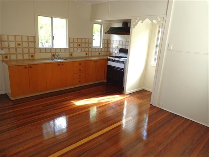 5 Lancaster Street, Coorparoo QLD 4151