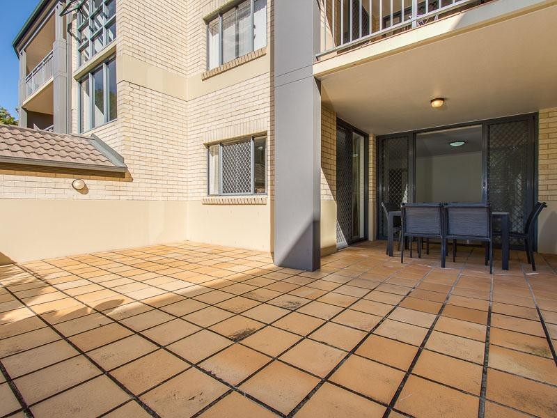 39/300 Sir Fred Schonell Drive, St Lucia QLD 4067