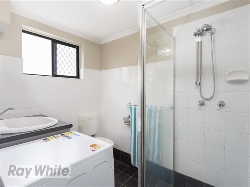 3/8 Kitchener Street, Coorparoo QLD 4151