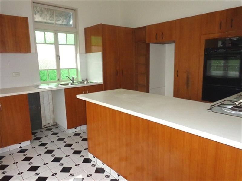 64 Bennetts Road, Camp Hill QLD 4152