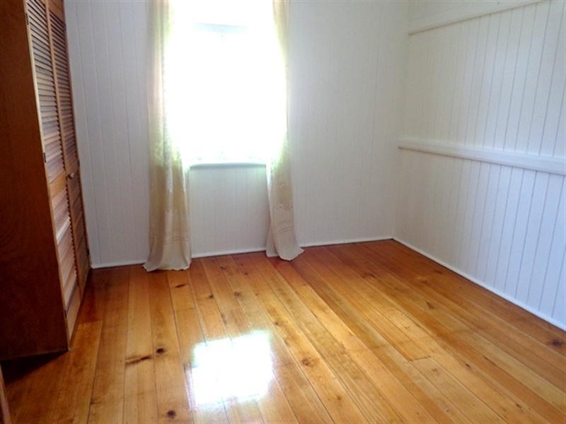 64 Bennetts Road, Camp Hill QLD 4152