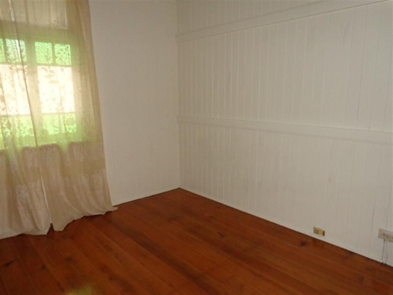 64 Bennetts Road, Camp Hill QLD 4152