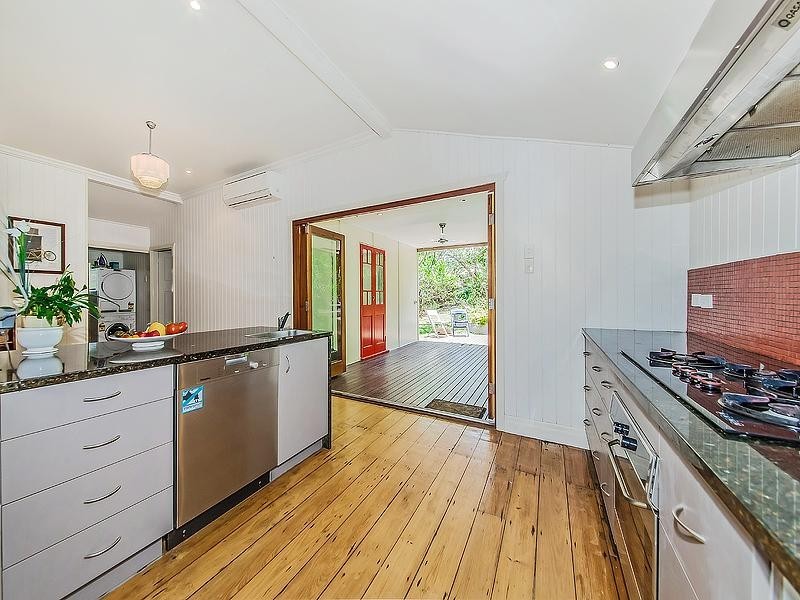 48 Hipwood Avenue, Coorparoo QLD 4151