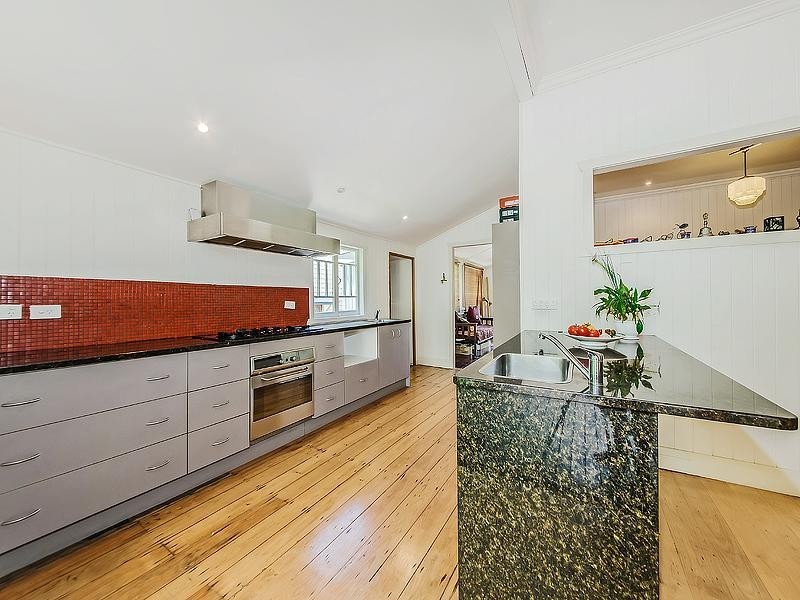 48 Hipwood Avenue, Coorparoo QLD 4151