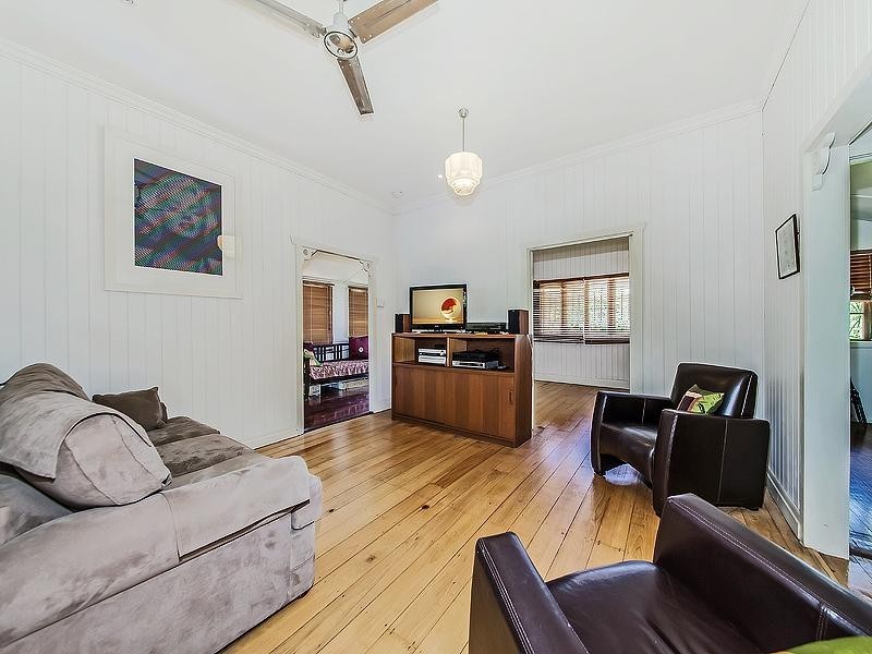 48 Hipwood Avenue, Coorparoo QLD 4151