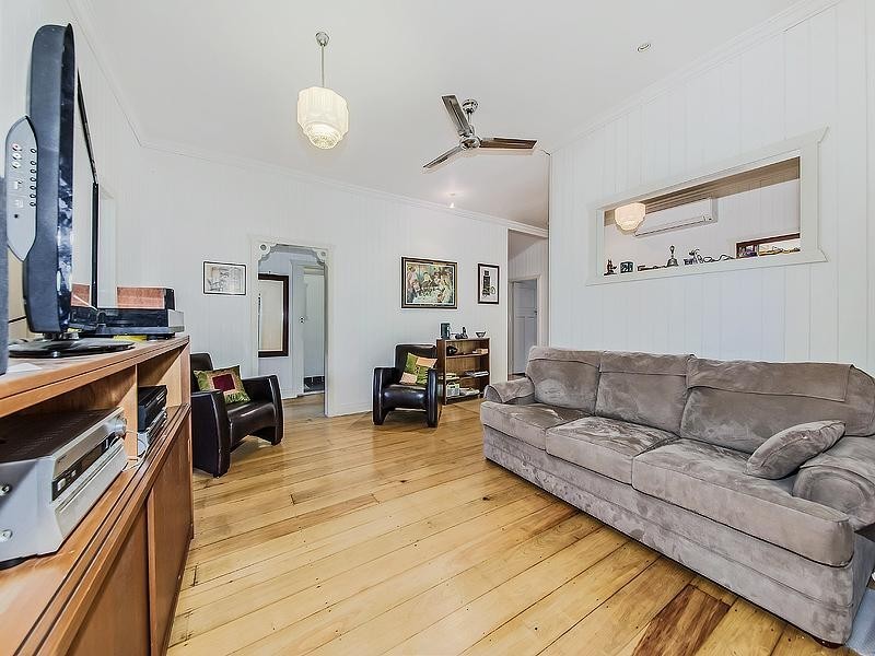 48 Hipwood Avenue, Coorparoo QLD 4151