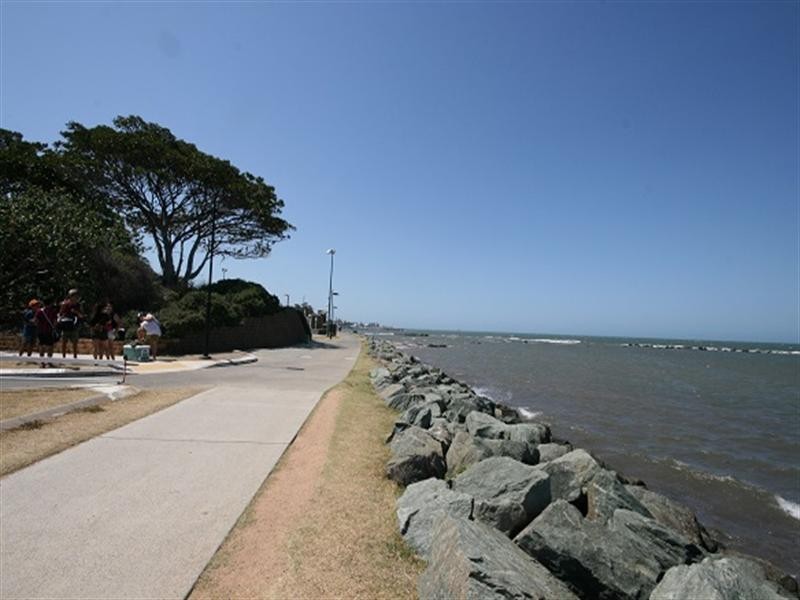 77 Sutton Street, Redcliffe QLD 4020