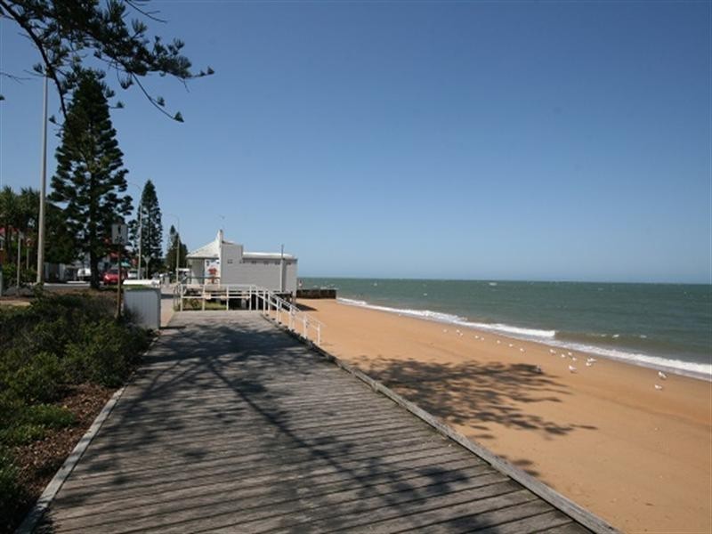 77 Sutton Street, Redcliffe QLD 4020