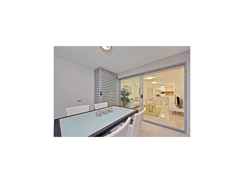 4/56 Nelson Street, Coorparoo QLD 4151