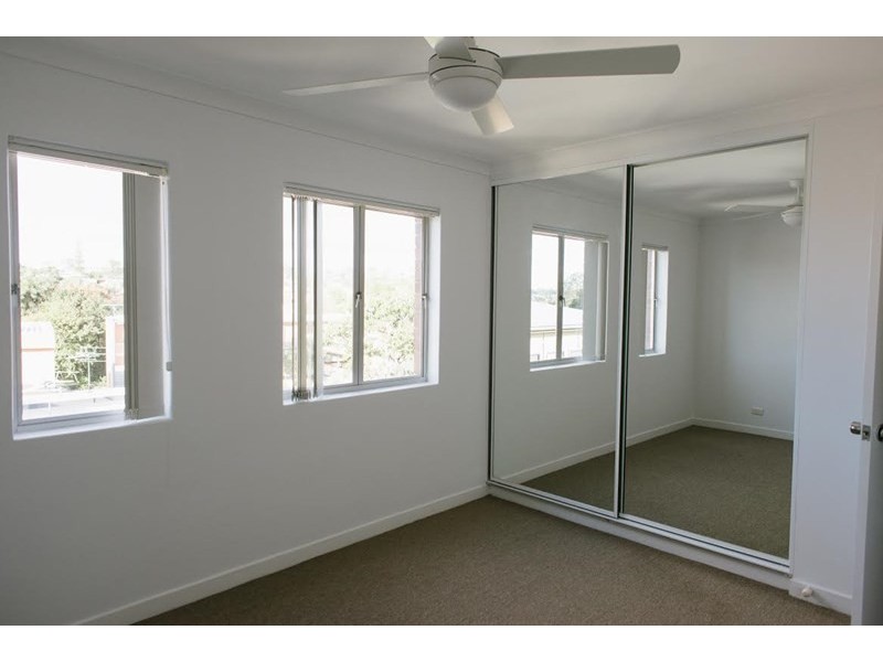 2/9 Rutland Street, Coorparoo QLD 4151