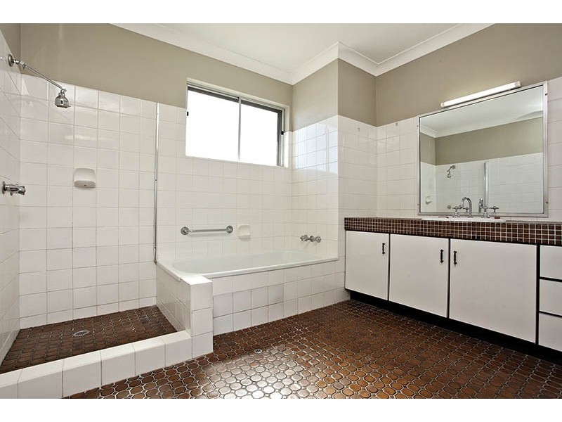 9/20 Kitchener Street, Coorparoo QLD 4151