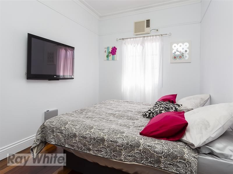 133 Harold Street, Holland Park QLD 4121