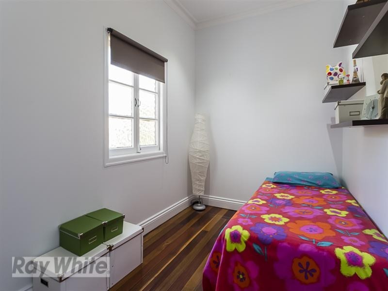 133 Harold Street, Holland Park QLD 4121