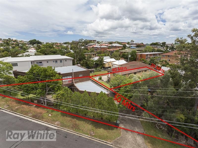 131 Pembroke Road/ 19 Nicklin Street, Coorparoo QLD 4151