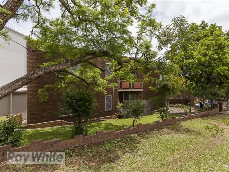 131 Pembroke Road/ 19 Nicklin Street, Coorparoo QLD 4151