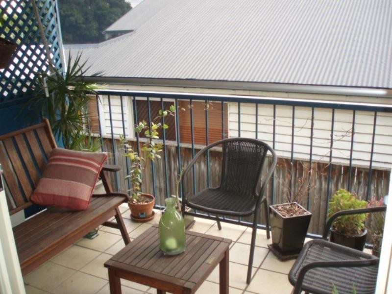 2/24 Eighth Avenue, Coorparoo QLD 4151