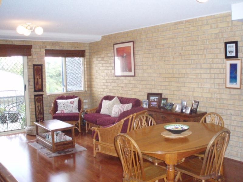 2/24 Eighth Avenue, Coorparoo QLD 4151