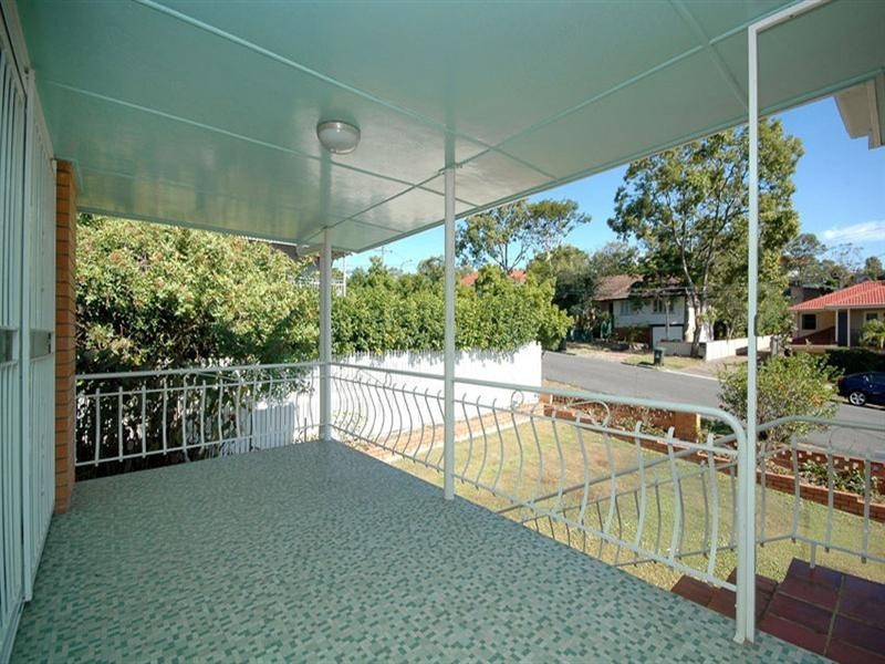 32 Marian Street, Coorparoo QLD 4151