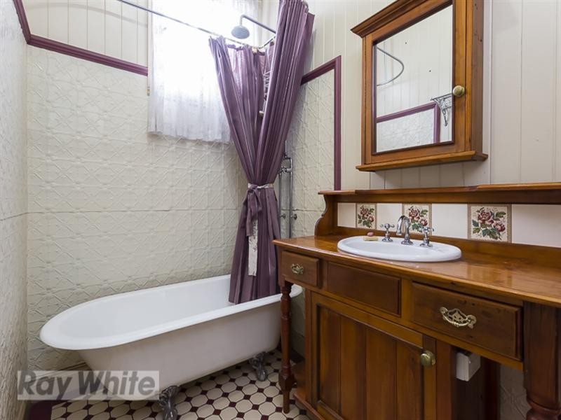 9 Birdwood Street, Coorparoo QLD 4151