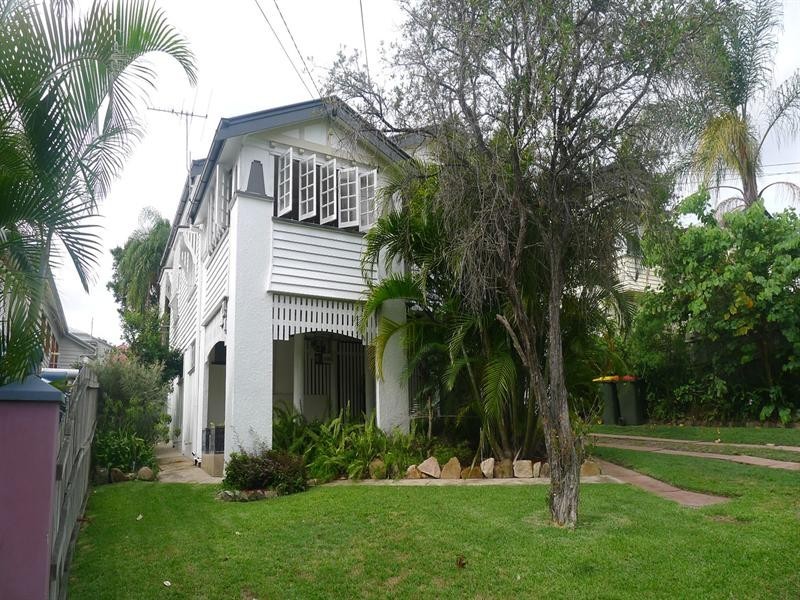 50 Lewis Street, Camp Hill QLD 4152