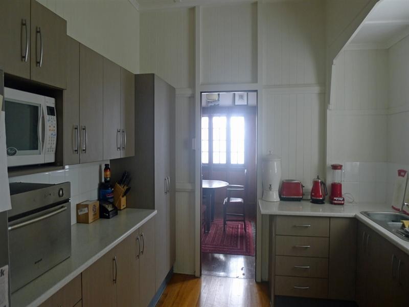 50 Lewis Street, Camp Hill QLD 4152