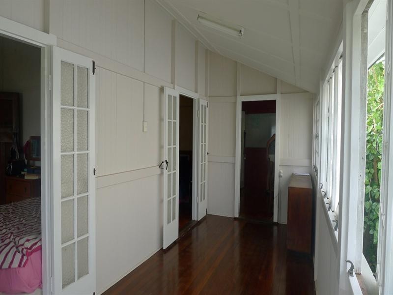 50 Lewis Street, Camp Hill QLD 4152