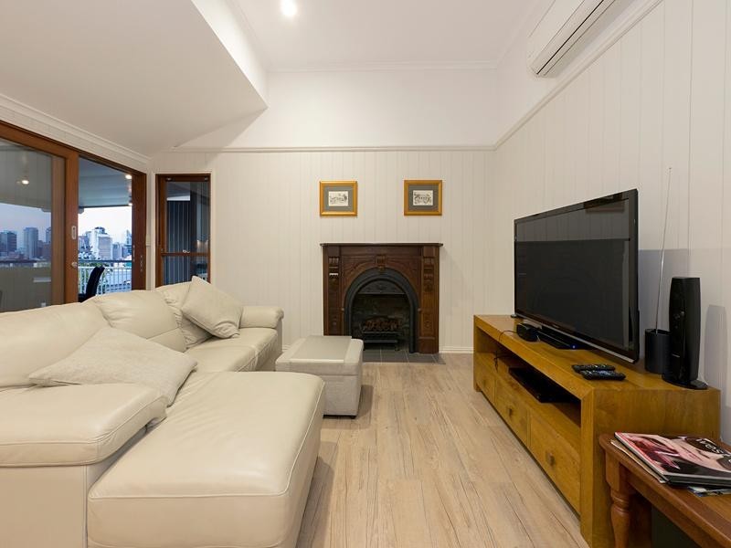 8 Frith Street, Highgate Hill QLD 4101