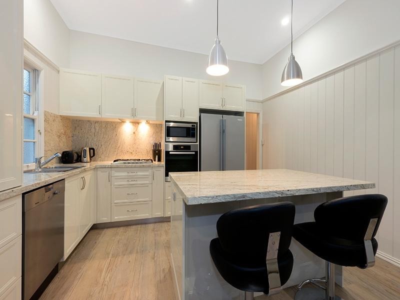 8 Frith Street, Highgate Hill QLD 4101