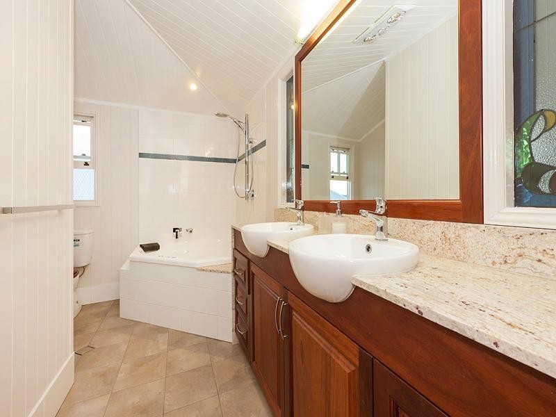 8 Frith Street, Highgate Hill QLD 4101