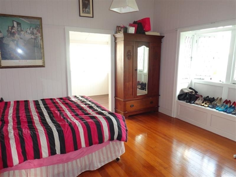 50 Lewis Street, Camp Hill QLD 4152