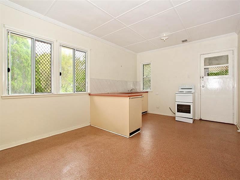 14 Pond Street, Mount Gravatt East QLD 4122