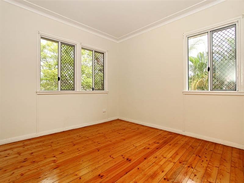 14 Pond Street, Mount Gravatt East QLD 4122