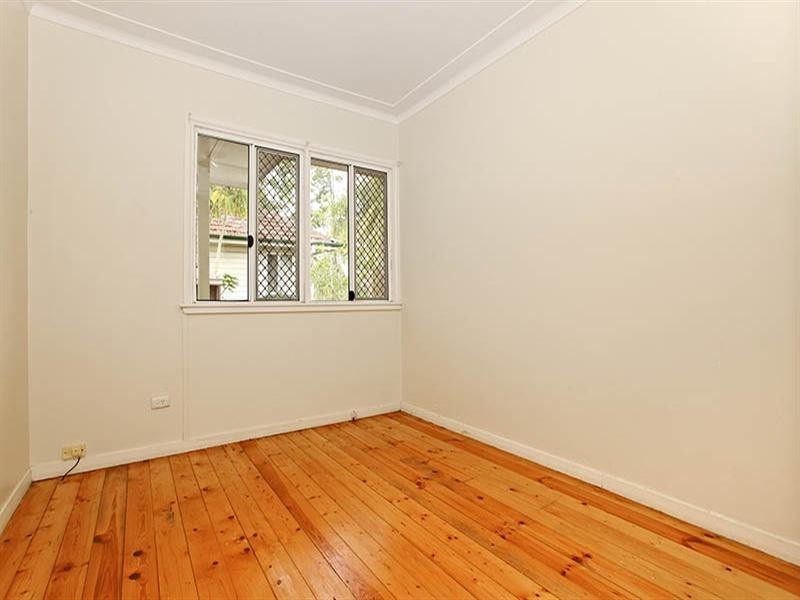 14 Pond Street, Mount Gravatt East QLD 4122