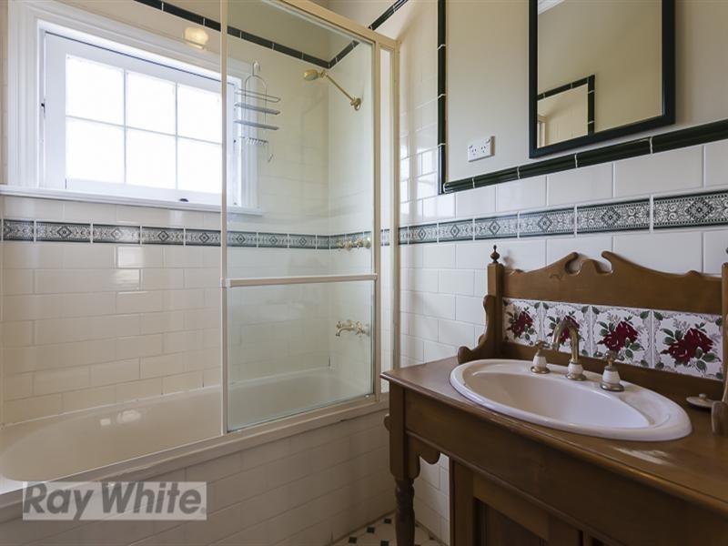 42 Geera Street, Coorparoo QLD 4151