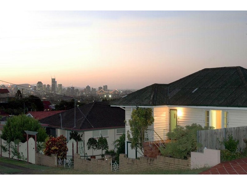 86 Newman Avenue, Camp Hill QLD 4152