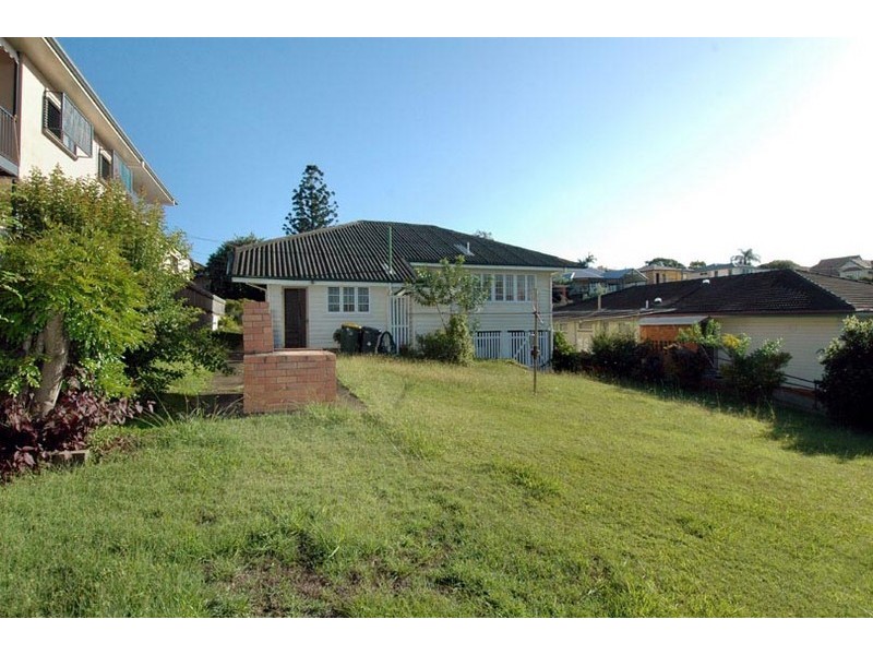 86 Newman Avenue, Camp Hill QLD 4152