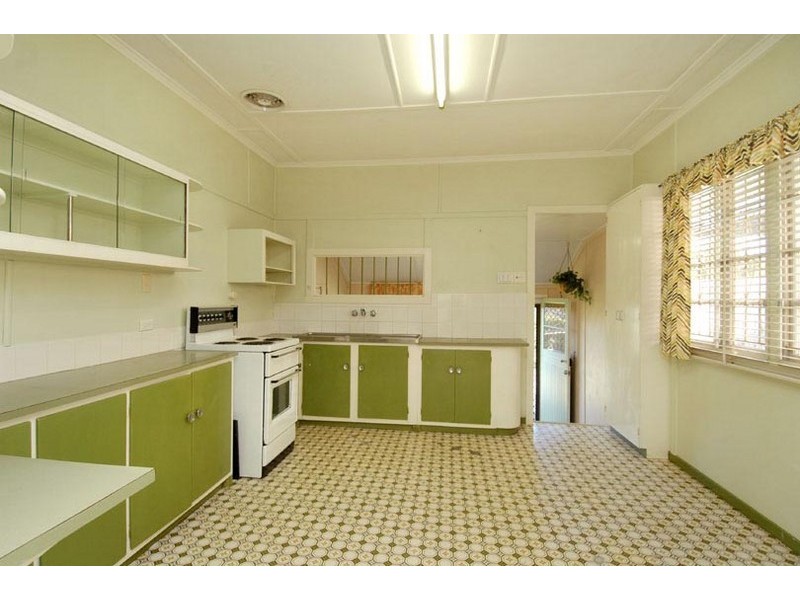 86 Newman Avenue, Camp Hill QLD 4152