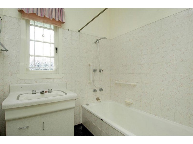 86 Newman Avenue, Camp Hill QLD 4152