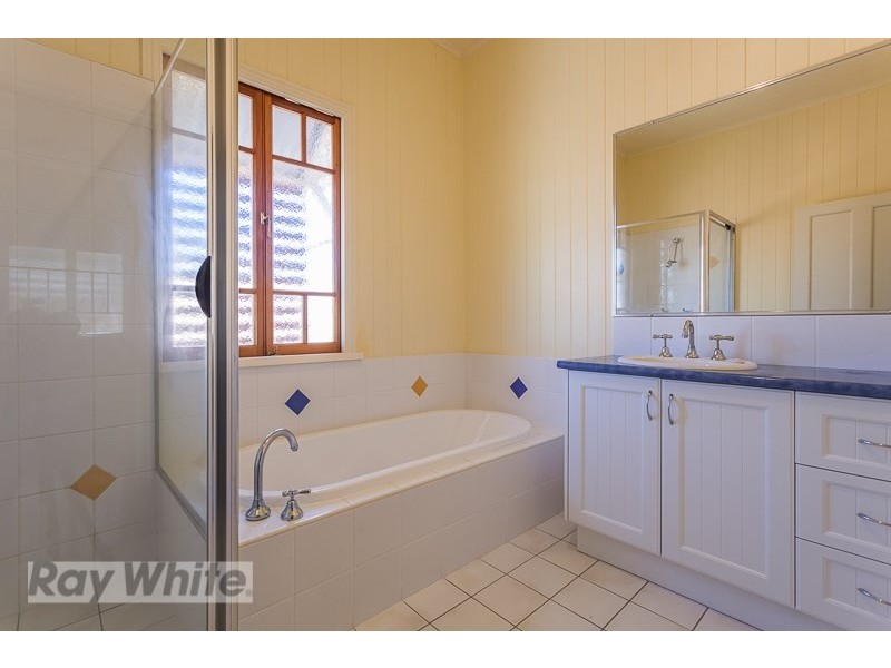 10 Greens Road, Coorparoo QLD 4151