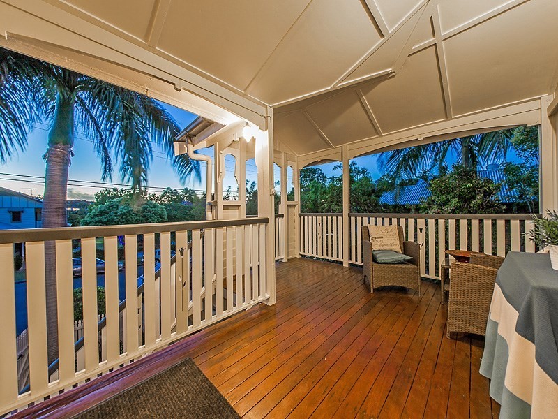 8 Trundle Street, Coorparoo QLD 4151