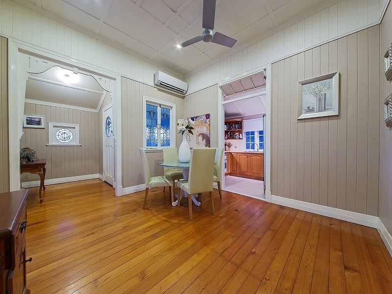 8 Trundle Street, Coorparoo QLD 4151