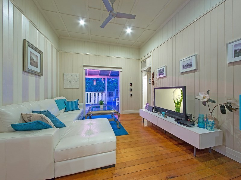 8 Trundle Street, Coorparoo QLD 4151